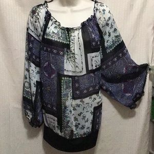 Cato women’s blouse 26/28. Longsleeve w/crewneck